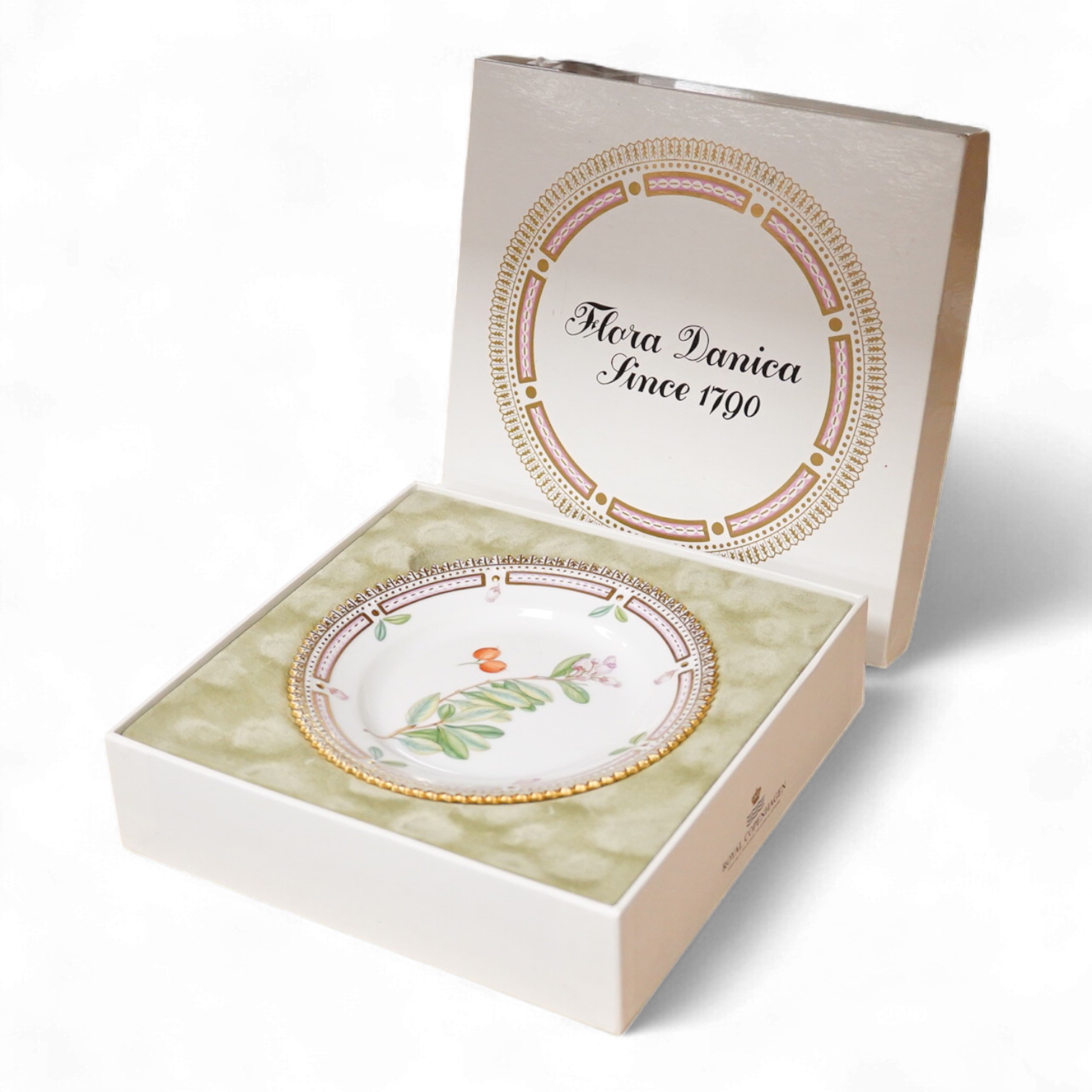 A boxed Royal Copenhagen, Flora Darcia plate, 14cm diameter